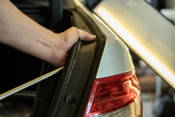 Car Trunk Repair In Dubai