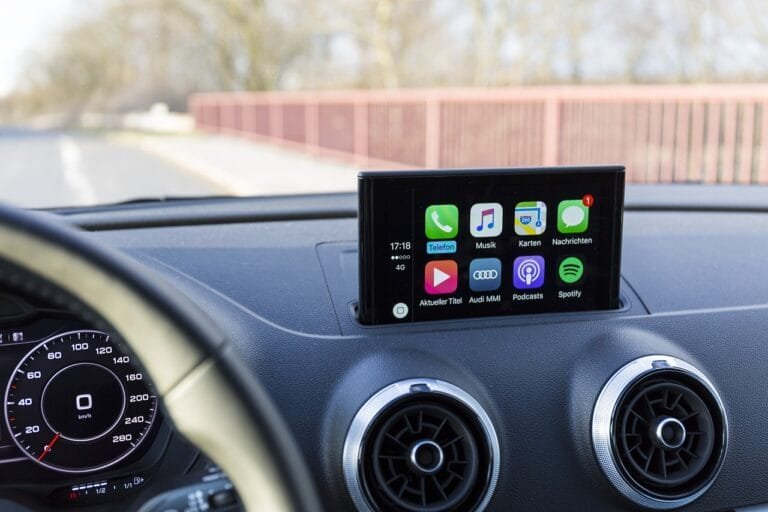 Car Apple Play Installation