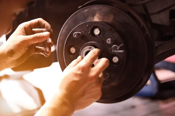 Wheel Hub Repair/Replacement